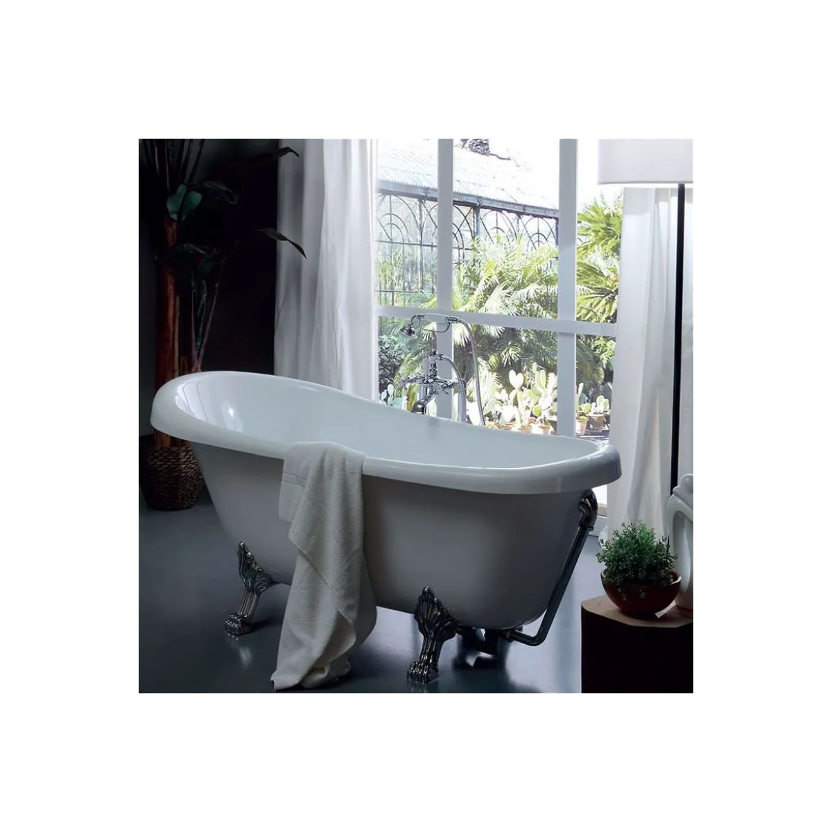 Schwarze Badewanne im Retro-Stil mit Cleopatra-Füßen 167 cm