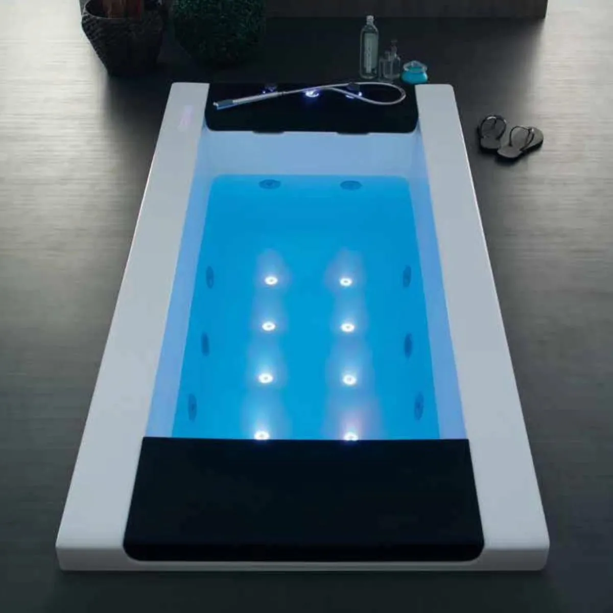 Vasca da Bagno Idromassaggio Rettangolare Vittoria con cascata
