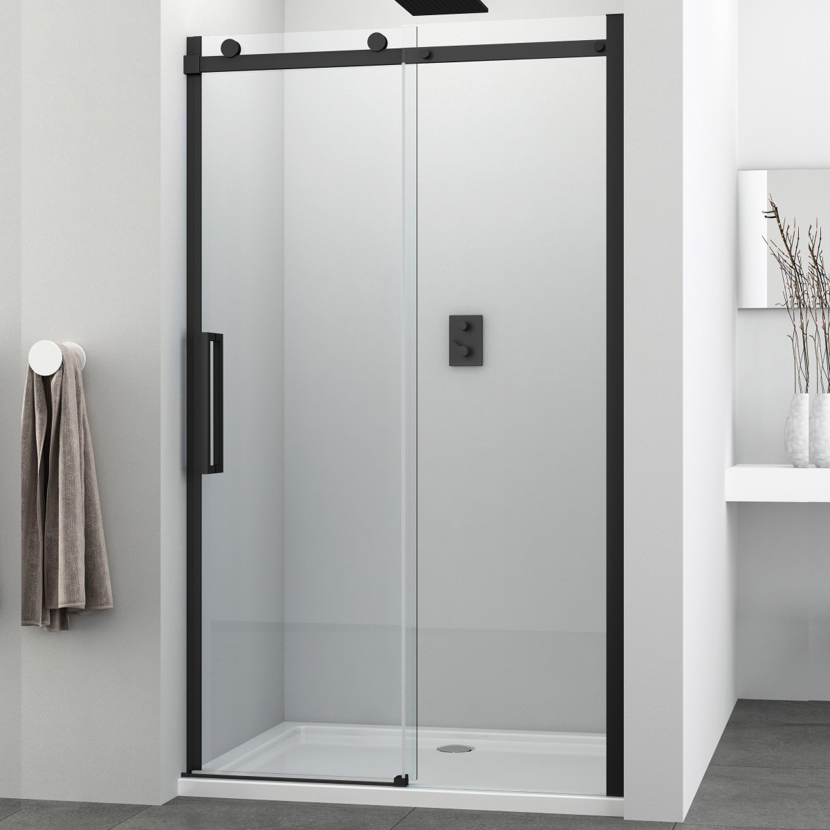 Duschschiebetür mit mattschwarzen Profilen aus transparentem Glas