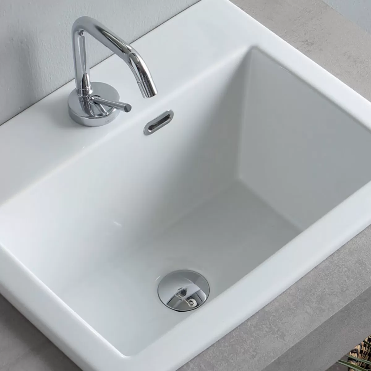 Mobile lavanderia sospeso di design colore Cemento con lavandino classico