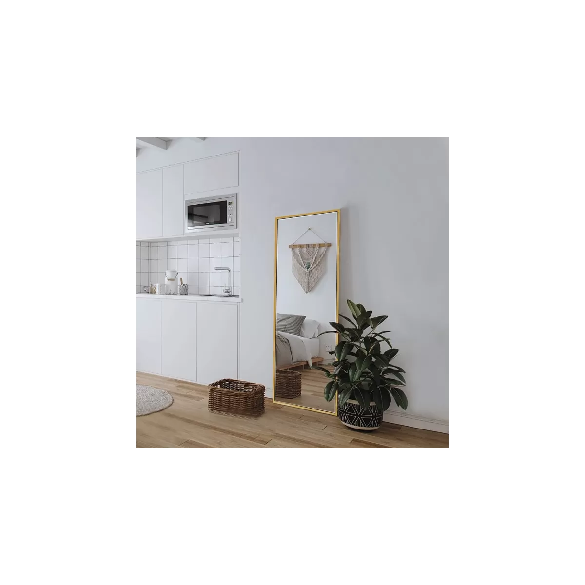 miroir rectangulaire sur pied ou suspendu avec profil doré ou noir